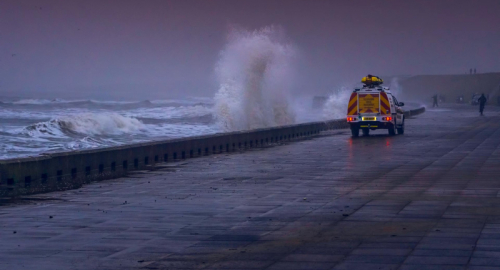 Alluvione a Valencia: Tragico Bilancio e Operazioni di Soccorso